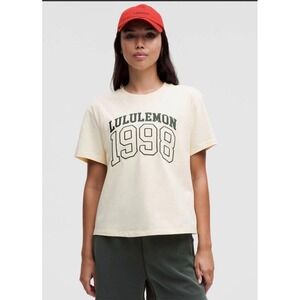 Lululemon Graphic Cotton T-Shirt Cream Yellow 1998 Collegiate Size 6 NWT